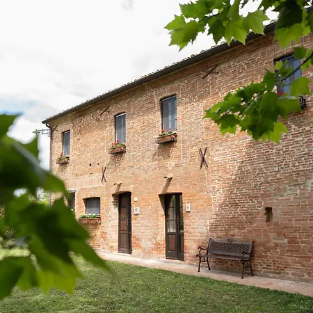 فندق Equo Petrignano Del Lago