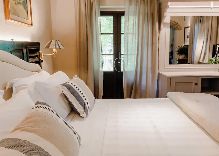 Equo فندق Petrignano Del Lago